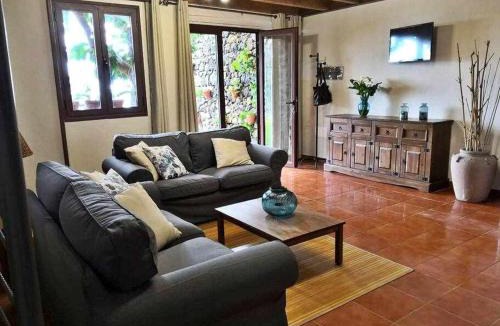 Icod de los Vinos Villa | FINCA LOS TAMARILLOS