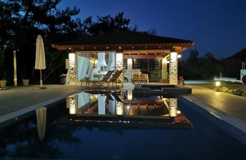 Filerimos Apartment | Fiore di Rodi - Private Pool, Jacuzzi and Barbecue