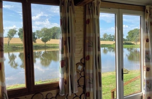 Saint-Marien Cabin | Fishing lake with cosy cabin in charming Saint-Marien with WiFi.