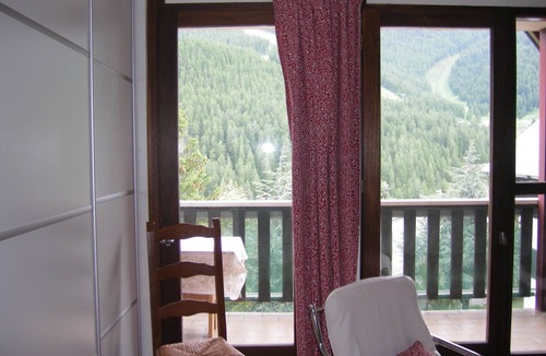 Saint-Etienne-de-Tinee Apartment | Flat full South, face mountain, 5mn with feet of the center d. Auron .