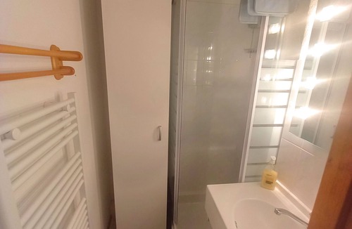 Station de Drouzin le Mont Apartment | Flat w/ panoramic mountain view + near ski slopes