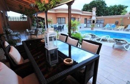 Las Rosas House | "Floratere" mit Terrasse by Interhome