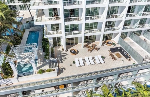Mid Beach Condo | FontaineBleau|Oceanfront w/Terrace + Private Pool