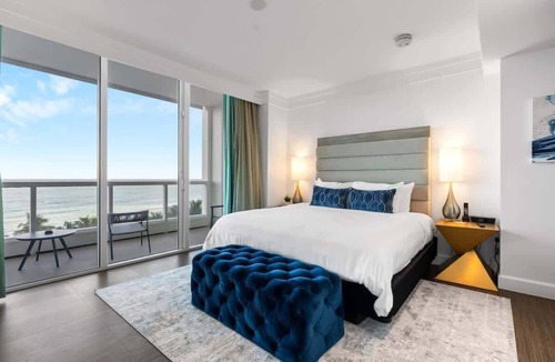 Mid Beach Condo | FontaineBleau|Oceanfront w/Terrace + Private Pool
