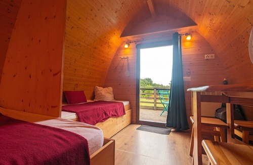 Pouligny-Notre-Dame House | Forest cabin in Berry near a nautical base