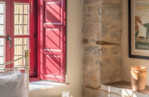 idhra Hotel | FOS Hydra residence