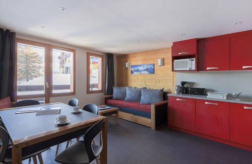 Bellentre Apartment | Renovated Apartment 6 pax · Easy slope access · Free parking