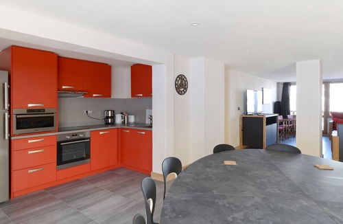 Bellentre Apartment | Renovated apartment near slopes with wellness area and parking