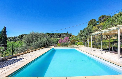 Le Beausset House | Le Mas de la Poterie by Interhome