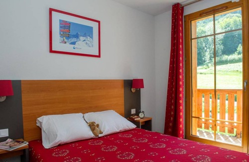 Saint-Colomban-des-Villards Apartment | 55 m² Apartment ∙ 2 bedrooms ∙ 7 guests