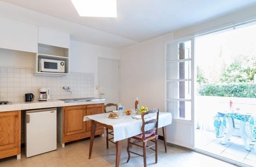 Saint-Cyr-sur-Mer Apartment | Super Plage by Interhome