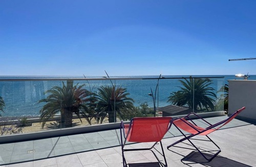 Marina Apartment | Fronte mare Levante - primo piano