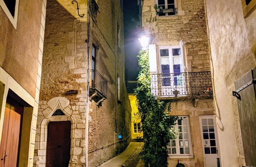 Saint-Gengoux-le-National House | Fully renovated townhouse in St Gengoux's Old Quarter