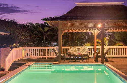 Silver Sands House | Fully Staffed, Beachside Cottage with Private Pool - 30 Sec Walk From Beach