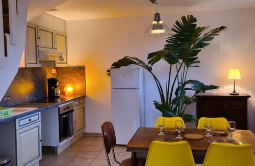 La Baume-de-Transit House | Gîte à la ferme