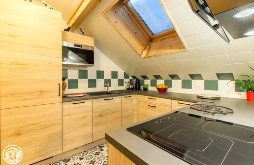 Orcier House | Gîte Au Pré De La Basse – Chalet with Mountain Views near Lake Geneva