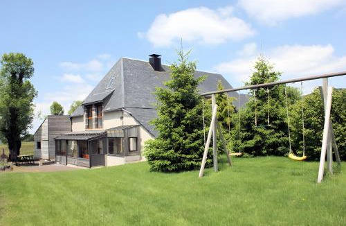 Saint-Sauves-d'Auvergne House | Gîte De La Poucinière