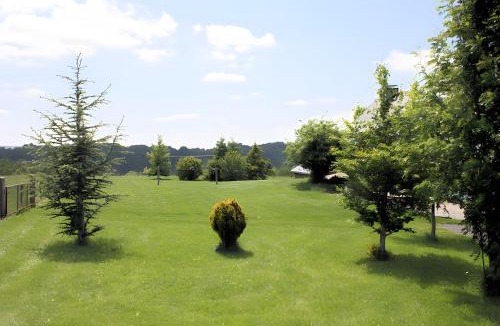 Saint-Sauves-d'Auvergne House | Gîte De La Poucinière