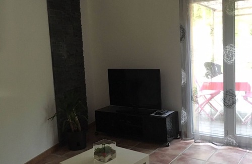 Montagnac-Montpezat Apartment | Gîte des Lavandes