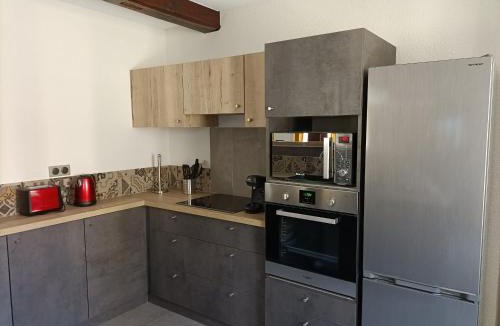 Bruere-Allichamps House | Gîte haut de gamme face à l'abbaye de Noirlac - 5 ch, 5 sdb, clim, terrasse privée - FR-1-586-26