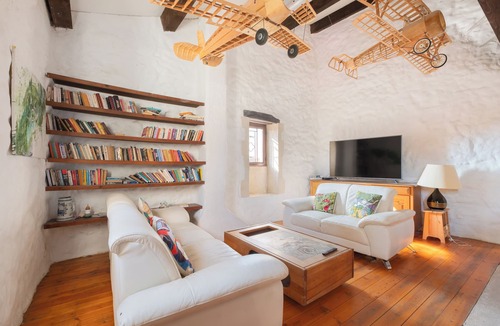 Labastide-de-Virac House | Gîte “L’Olivier” – Charm, Space & Preserved Nature
