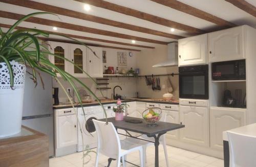 Estivareilles House | Gîte paisible à Estivareilles, piscine chauffée, animaux acceptés - FR-1-489-615