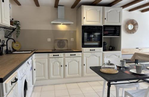 Estivareilles House | Gîte paisible à Estivareilles, piscine chauffée, animaux acceptés - FR-1-489-615