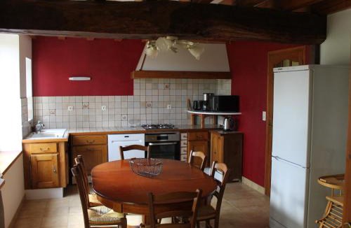 Sarzay House | Gîte spacieux en pleine nature avec grand jardin, activités extérieures, proche sites historiques et commerces - FR-1-591-185