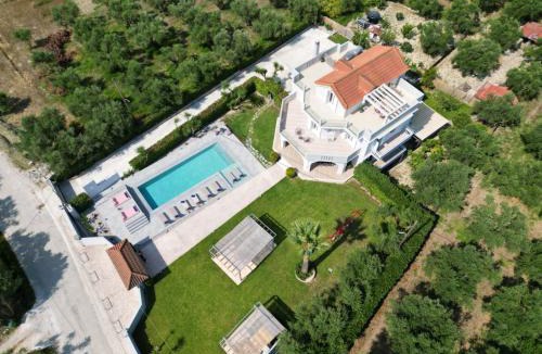 Neromilos Villa | Gala's Elegant Home Villa
