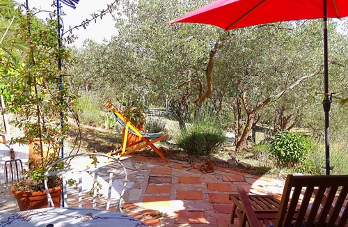 Callas Apartment | Garden level in an artist's house