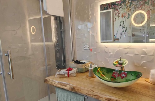 Sant'Angelo all'Esca Bed & Breakfast | GioiaVitae - Bed-In-Botte - Sleep in the Vineyard