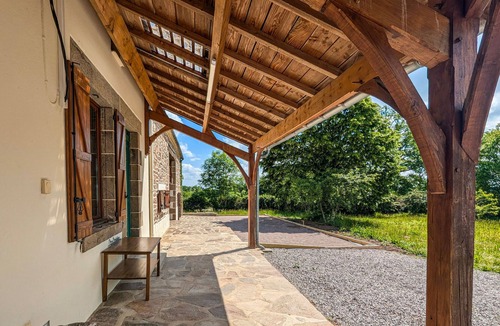 Crevant House | Gite 15 pers center de la France, Household linen and towels provided