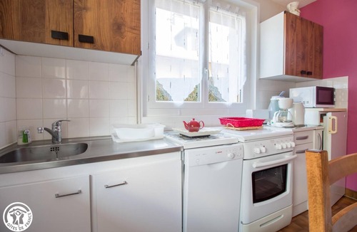 Besse-en-Chandesse House | GITE DES BRUYERES - BESSE AND SAINT ANASTAISE