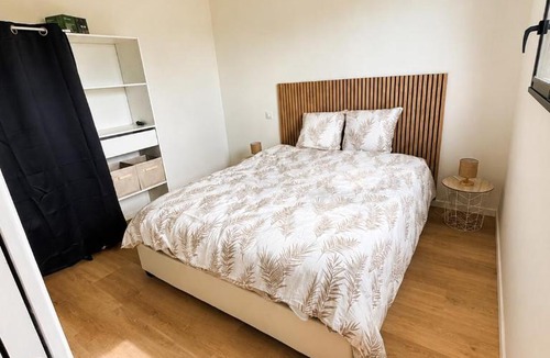 Bourbon-Lancy Ski Chalet | Gite de la fontaine climatisé