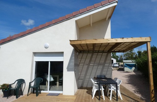 Commentry House | Gite de la Libellule: 3-star house with private garden