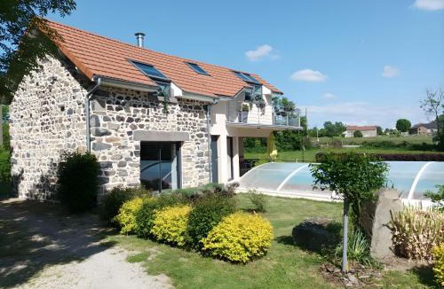 Manzat House | Gite Des Taravelles