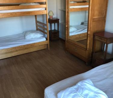 Pontgibaud Apartment | Gite en rez-de-jardin