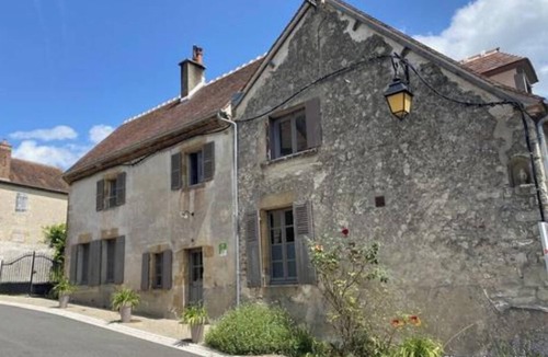 Besson House | Gite Eugénie