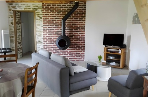 Aveze House | Gîte in the Heart of the Countryside with Private Garden