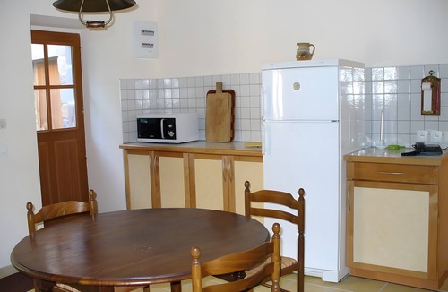Saint-Sauves-d'Auvergne House | “Gîte Les Bannes” with Mountain View and Wi-Fi