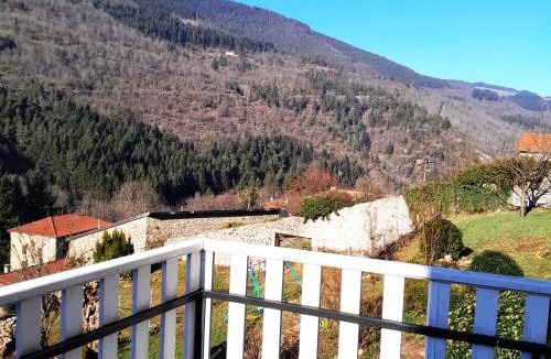 Saint-Julien-Vocance Apartment | gite que canta