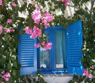 Perivolos Apartment | Glaros Beach