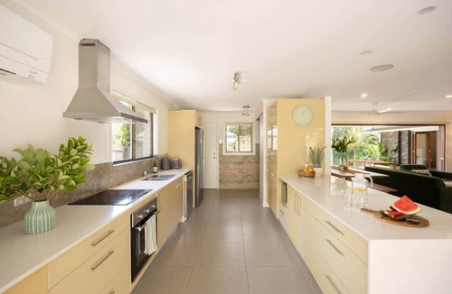 Ashmore House | Gold Coast Oasis, 5BR Family Retreat, Pool