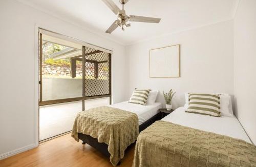 Ashmore House | Gold Coast Oasis, 5BR Family Retreat, Pool