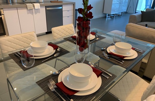 Town Square Apartment | Gorgeous modern Studio in the heart of Miami!