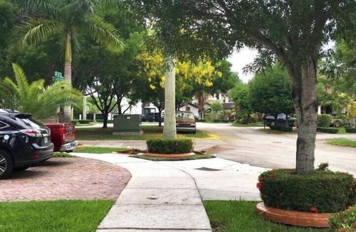 Tamiami House | Gorgeous Private entrance room w/bathroom/parking
