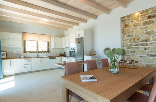 Zerviana Villa | Gorgeous Villa for 7 overlooking Phalasarna Beach
