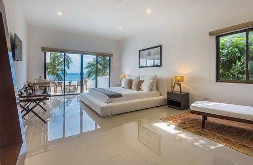 Zona Hotelera Norte Villa | Grace-Exquisite Beachfront Villa on Pristine Sandy beach