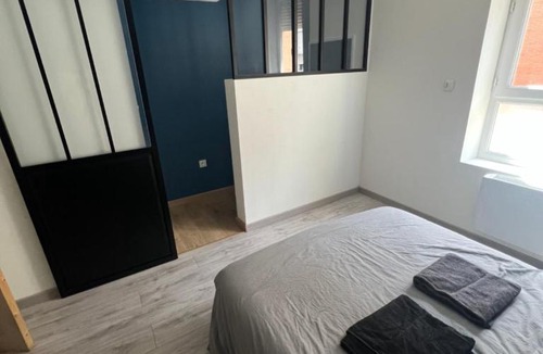 La Gare Apartment | Grand appart - 1 Mai - Gare - 8 couchages - 2 douches - Clim