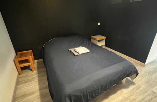 La Gare Apartment | Grand appart - 1 Mai - Gare - 8 couchages - 2 douches - Clim